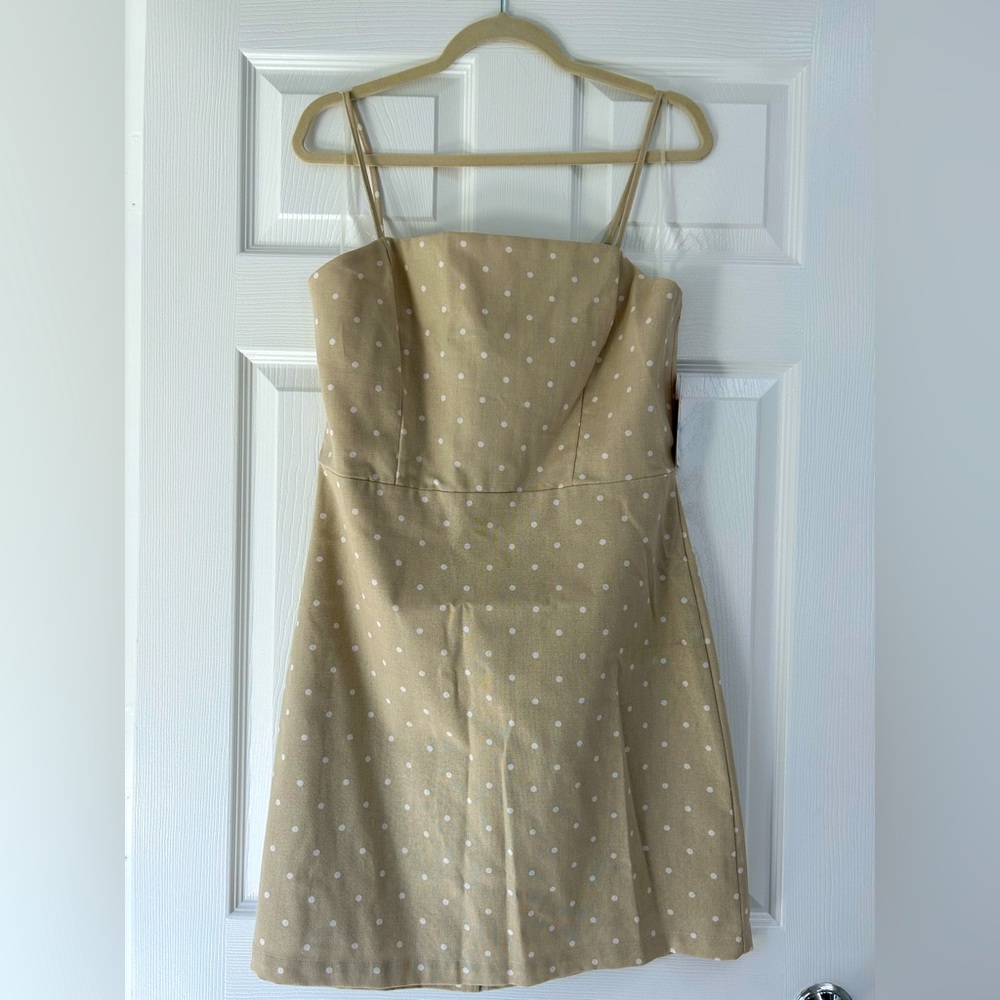 NWT Gianni Bini tan w/white polka dot dress. Size XL. Brand new !